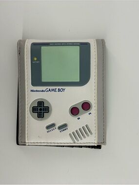 Game Boy Tri Fold Vintage Style Wallet in Gray and White